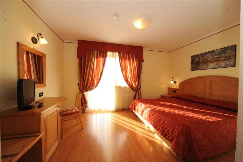 Hotel Canada Pinzolo Værelse billede
